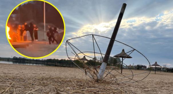 Namierzyli wandali z plaży w Karninie. 18-latek odpowie za spalenie parasola