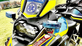 Specjalistyczny motoambulans ratunkowy na ulicy. Pogotowie w Gorzowie nie kupi takich pojazdów przez brak dofinansowania z Urzędu Miasta