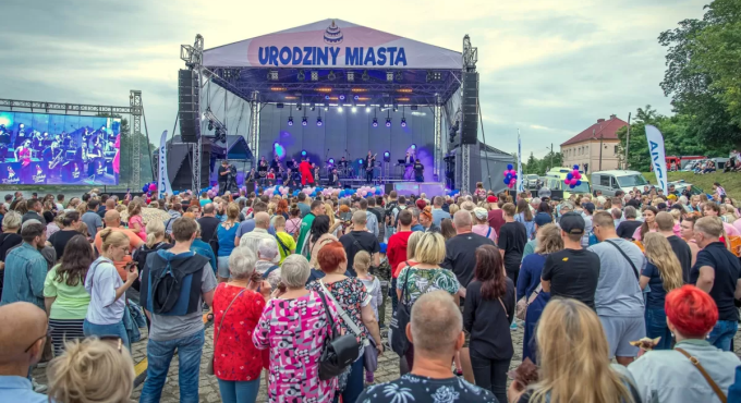 Tak Gorzów bawił się podczas Urodzin Miasta na nadwarciańskich błoniach przy ul. Wał Okrężny. W 2026 roku impreza przenosi się do parku Górczyńskiego.