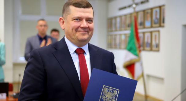 Prezydent Gorzowa Jacek Wójcicki podczas sesji absolutoryjnej Rady Miasta Gorzowa
Urząd Miasta Gorzowa sesja absolutorium i wotum zaufania dla prezydenta Jacka Wójcickiego