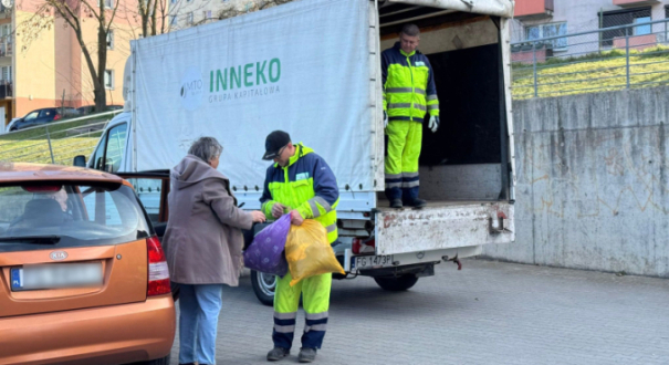 Mobilna zbiórka tekstyliów Inneko Gorzów zbiórka starych ubrań i odzieży mieszkańcy Gorzowa oddają worki