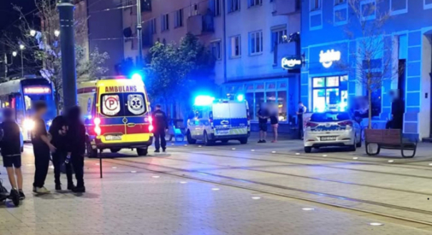 Policja Gorzów ulica Chrobrego Kwadrat radiowóz policyjny na sygnale interwencja policji zatrzymanie sprawcy ataku