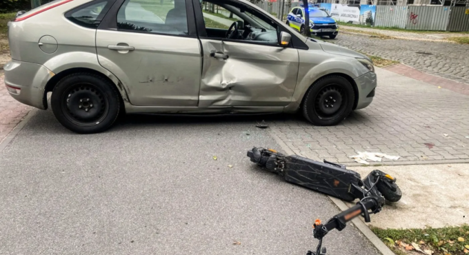 Wypadek hulajnogi elektrycznej zderzenie z samochodem osobowym uderzenie w bok auta kolizja drogowa pomoc poszkodowanym chirurgia dziecięca Gorzów