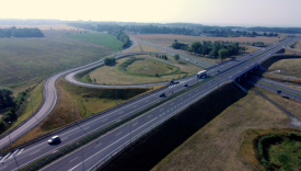 Teren inwestycyjny przy drodze ekspresowej S3 w Gorzowie pod budowę parku handlowego i fabryki rakiet.