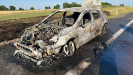 pożar samochodu osobowego peugeot na drodze ekspresowej s3 gorzów zablokowana trasa w kierunku szczecina akcja straży pożarnej