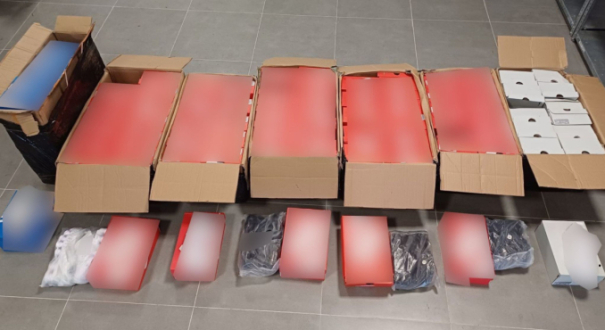 Podrobione buty o wartości 60 tys. zł przejęte przez KAS w Gorzowie