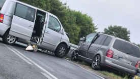 Wypadek na drodze wojewódzkiej nr 130 w miejscowości Wysoka koło Gorzowa. Zderzenie dwóch busów - Mercedesa i Volkswagena.