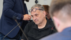 Radny Sebastian Pieńkowski podczas obrad Rady Miasta Gorzowa w sprawie wygaszenia mandatu