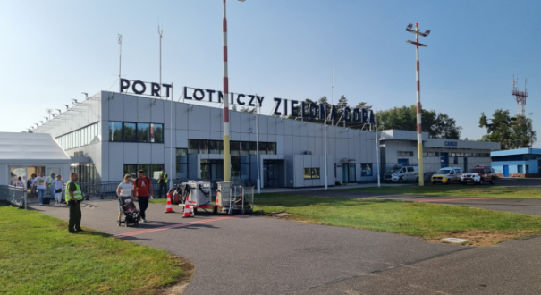 Miliony z podatków na puste lotnisko? Babimost generuje ogromne straty
