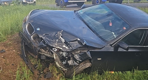 Wypadek samochodowy na drodze Gorzów Myślibórz z udziałem volkswagena i bmw