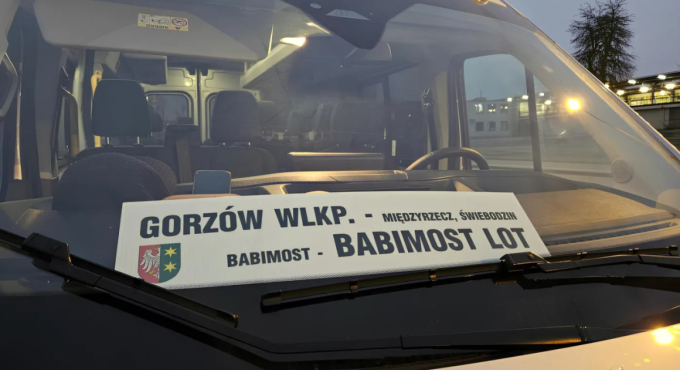 Dokładamy 700 tysięcy do busa, który wozi pasażerów do dotowanych milionami samolotów