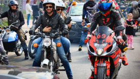 motocyklowe zakonczenie sezonu w gorzowie trasa przejazdu setki motocyklistow na ulicach miasta parada motocyklowa gorzow