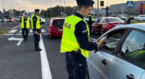 zatrzymany pijany kierowca renault kontrola trzezwosci policja ulica kasprzaka gorzow wiozl dzieci