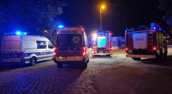 akcja ratunkowa na rzece Warcie po skoku młodej kobiety interwencja policji i pogotowia bulwar nadwarciański Gorzów