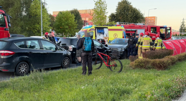 wypadek samochodowy zderzenie czolowe volkswagen toyota ulica dekerta gorzow zablokowana droga