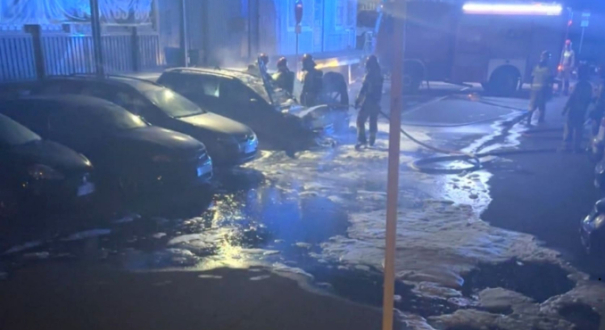 spalone samochody ford i nissan pożar osiedle staszica ulica marcinkowskiego gorzow
akcja straży pożarnej pożar zaparkowanych aut policja bada podpalenie gorzow