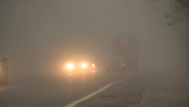 Ostrzeżenie meteorologiczne IMGW pierwszego stopnia gęsta mgła trudne warunki drogowe widoczność poniżej 200 metrów Gorzów i powiat gorzowski