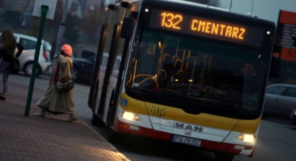 zmiany tras autobusów Gorzów nowa ulica Kamienna brak porannego dojazdu na cmentarz