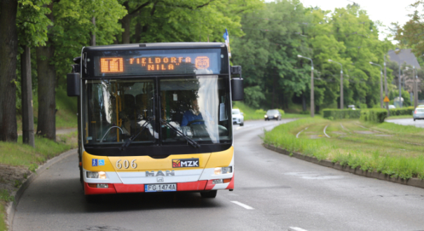 zawieszenie linii tramwajowej numer 4 gorzow przebudowa torowiska ulica pomorska zastepcza komunikacja autobusowa utrudnienia dla pasazerow