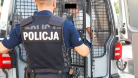 Mieszkaniec Gorzowa zadał partnerce 14 ciosów nożem. Twierdzi, że słyszał głosy