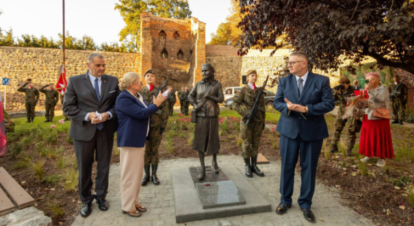 Miała zaledwie 17 lat. Pomnik Inki odsłonięty w Gorzowie