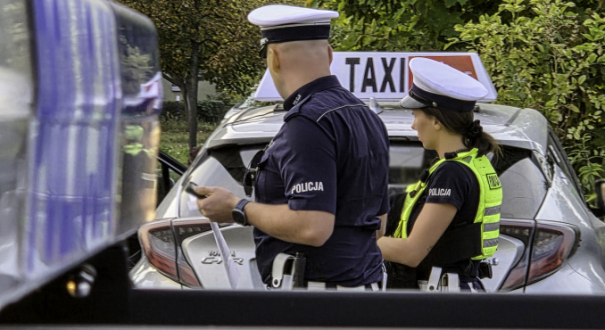 wspólna kontrola policji itd i straży granicznej ponad 100 taksówek przewozy na aplikację zatrzymane dowody rejestracyjne Gorzów