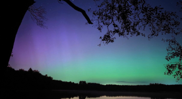 zorza polarna Gorzów burza magnetyczna nad Polską alert zorzowy widoczność zjawiska astronomicznego na lubuskim niebie zdjęcia czytelników