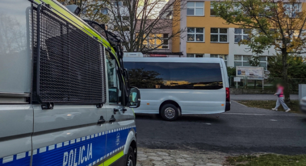 zatrzymania za groźby w internecie policyjna interwencja Gorzów
Komenda Miejska Policji w Gorzowie zatrzymanie uczniów i dorosłego mężczyzny