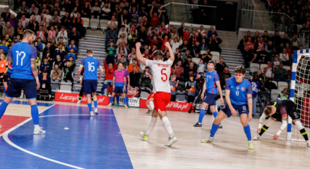 reprezentacja Polski w futsalu mecz z Bosnia i Hercegowina eliminacje do Mistrzostw Swiata 2028 hala widowiskowo sportowa Arena Gorzow

ALT SEO 2: zawodnicy polskiej kadry narodowej futsal eliminacje m