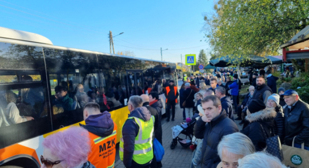 Wszystkich Świętych w Gorzowie 2026. Komunikacja miejska i darmowe autobusy na cmentarz