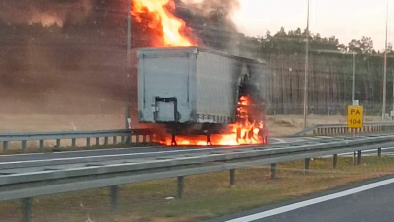 Pożar naczepy ciężarówki na S3