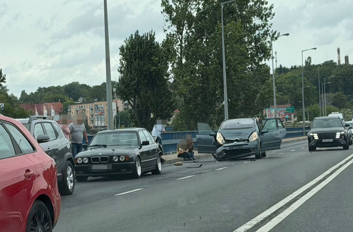 Citroen uderzył w tył BMW
